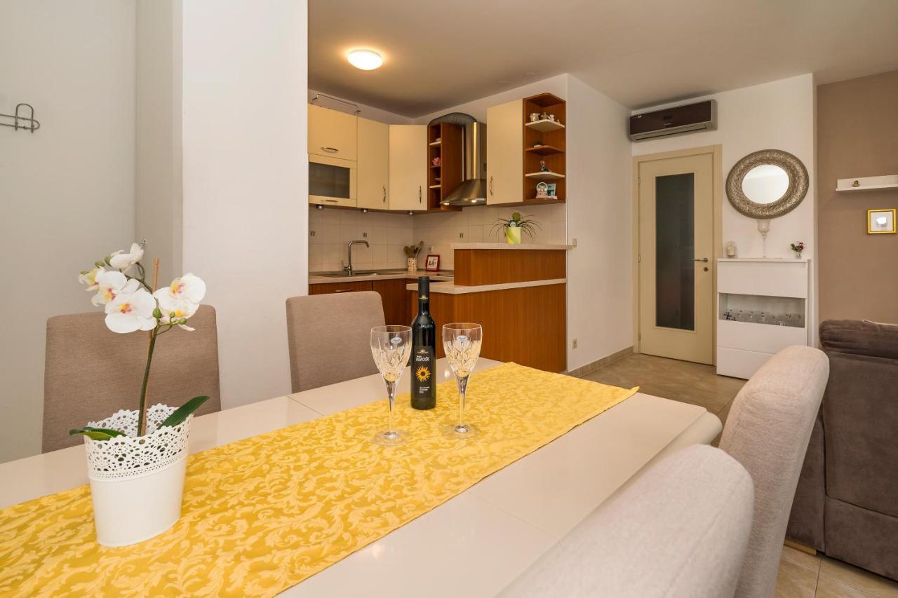 Luxury 1 Bedroom App Center&Balcony Free Parking سبليت المظهر الخارجي الصورة